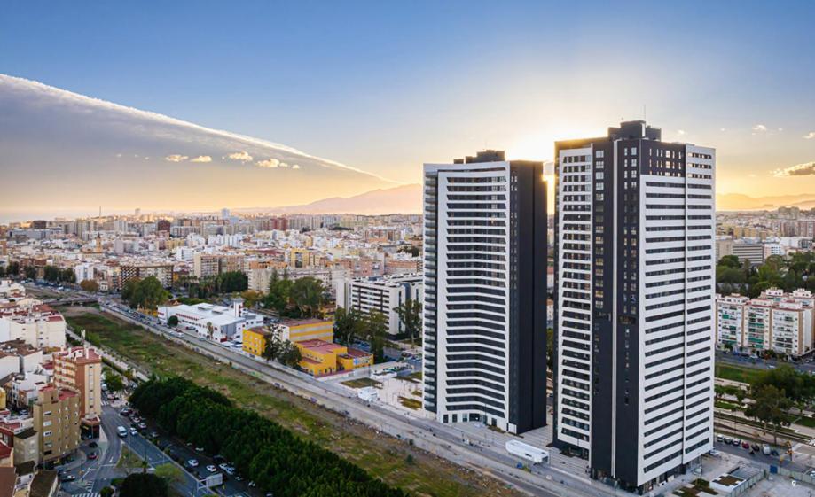Modern 2 Bed 23 Floor Urban Sky Apartment